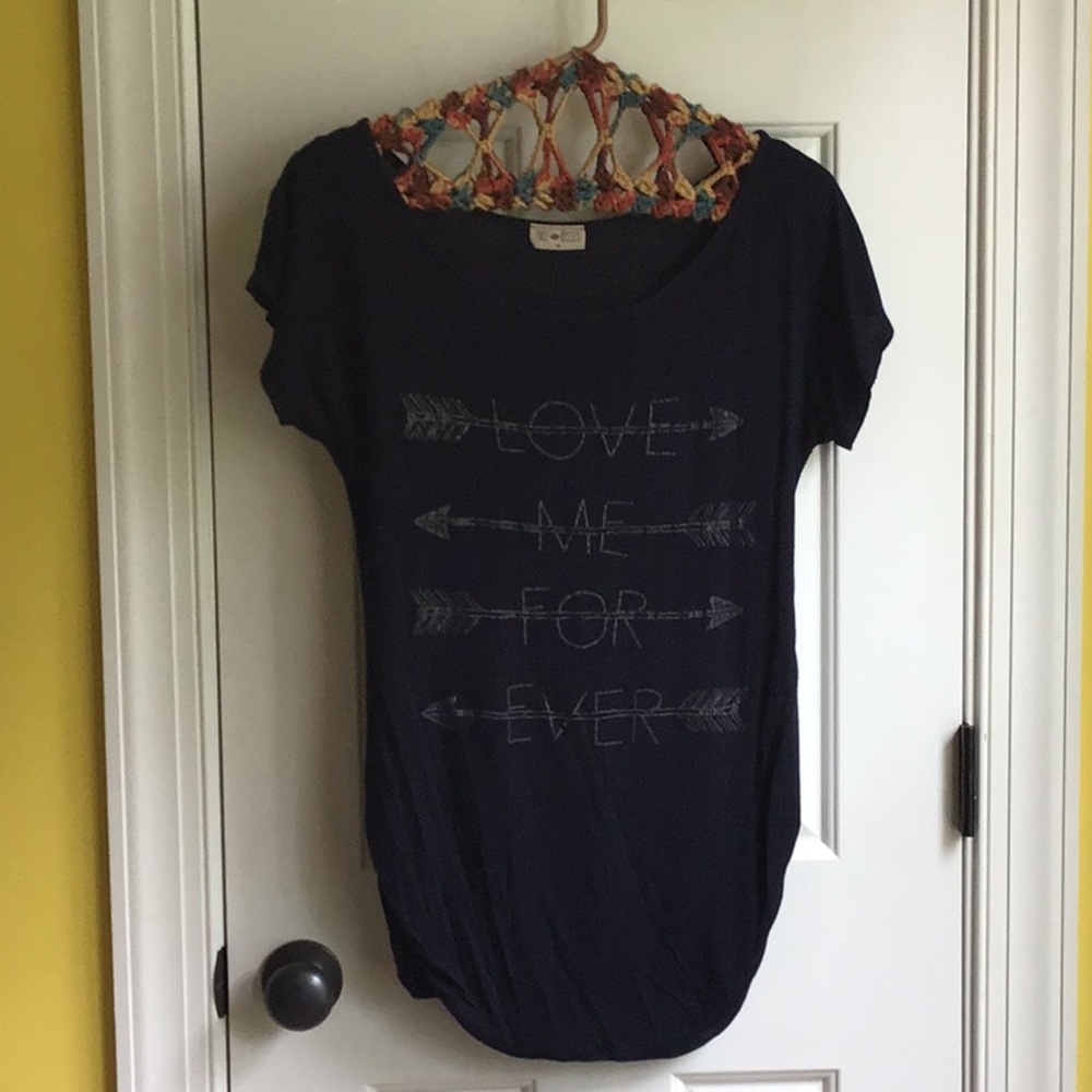 Navy tee with ruched sides